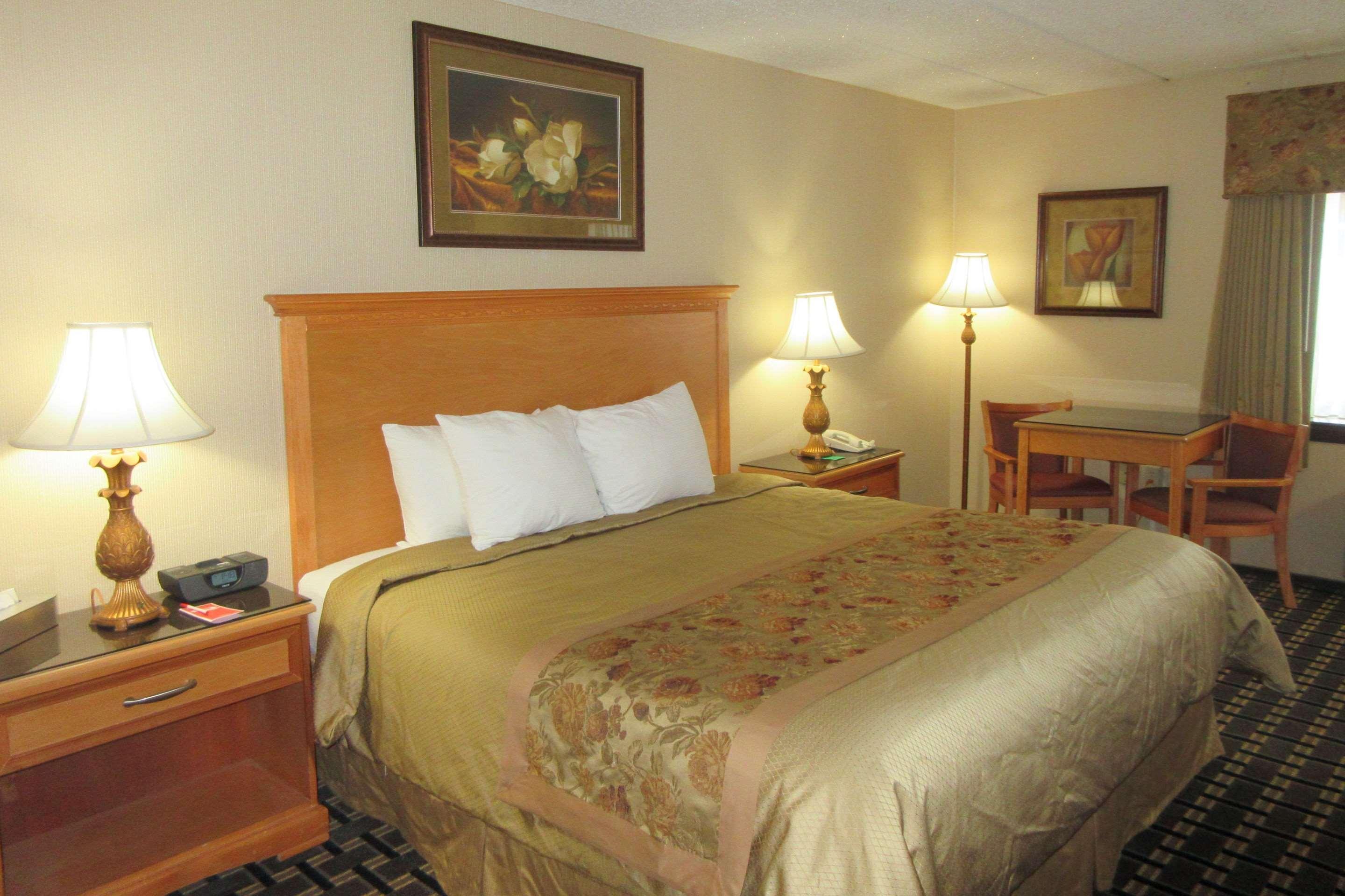 Econo Lodge Quakertown Exteriör bild