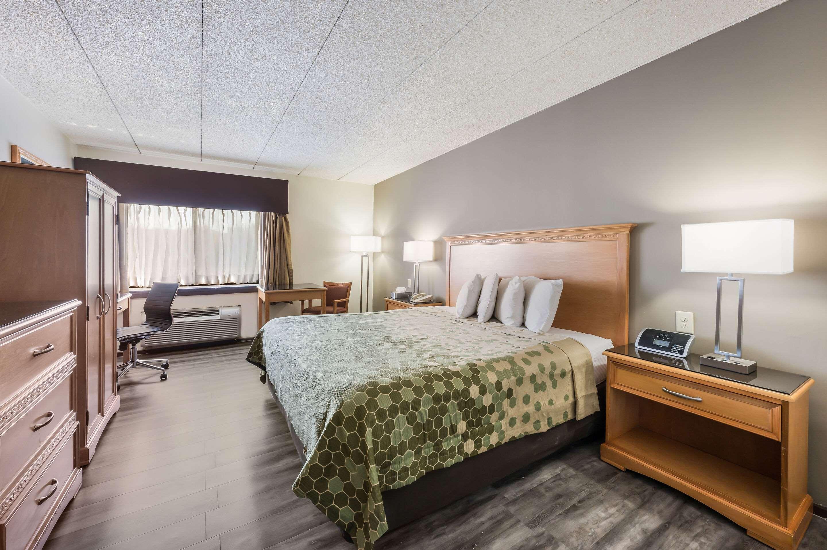 Econo Lodge Quakertown Exteriör bild