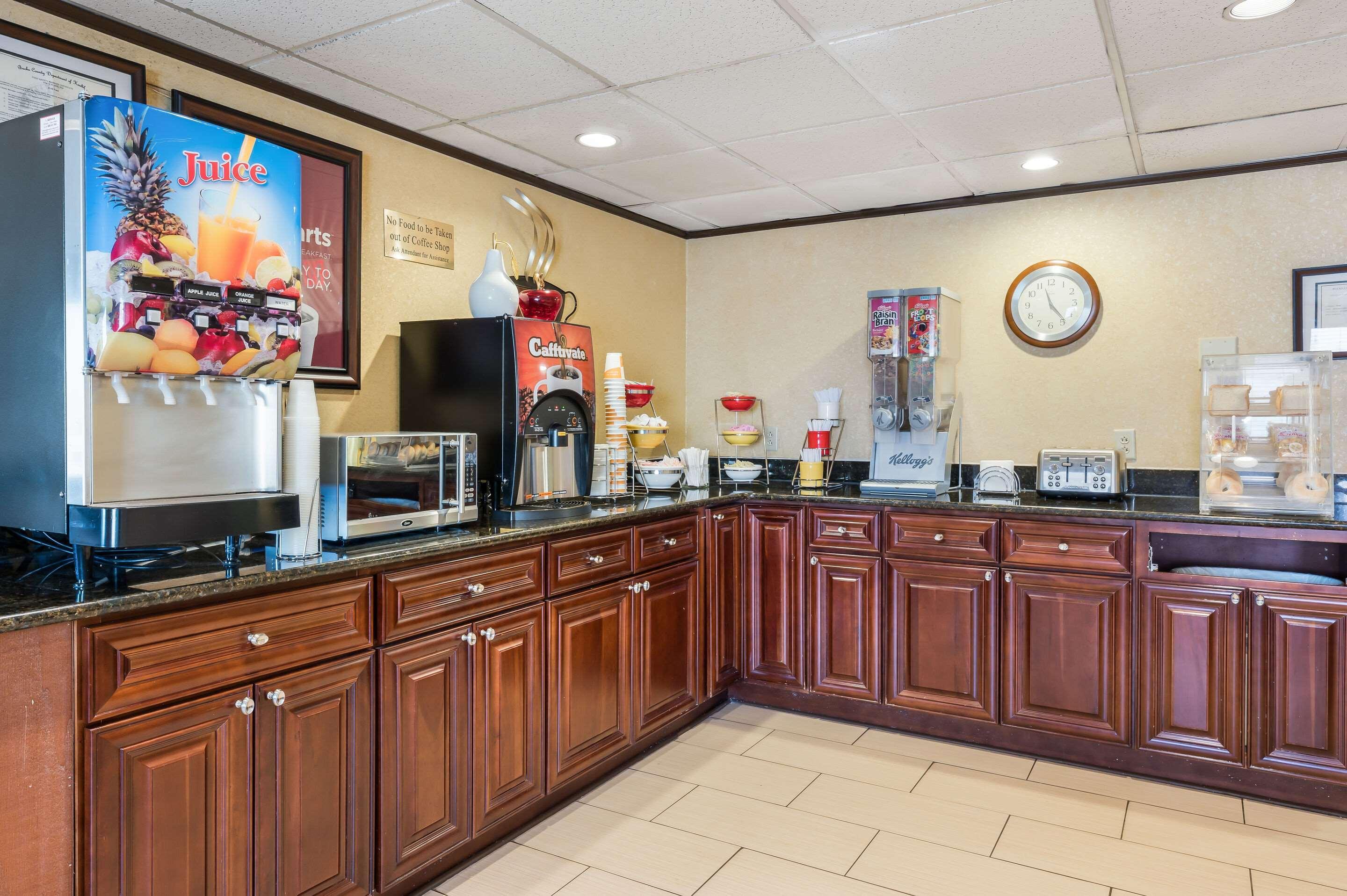 Econo Lodge Quakertown Exteriör bild