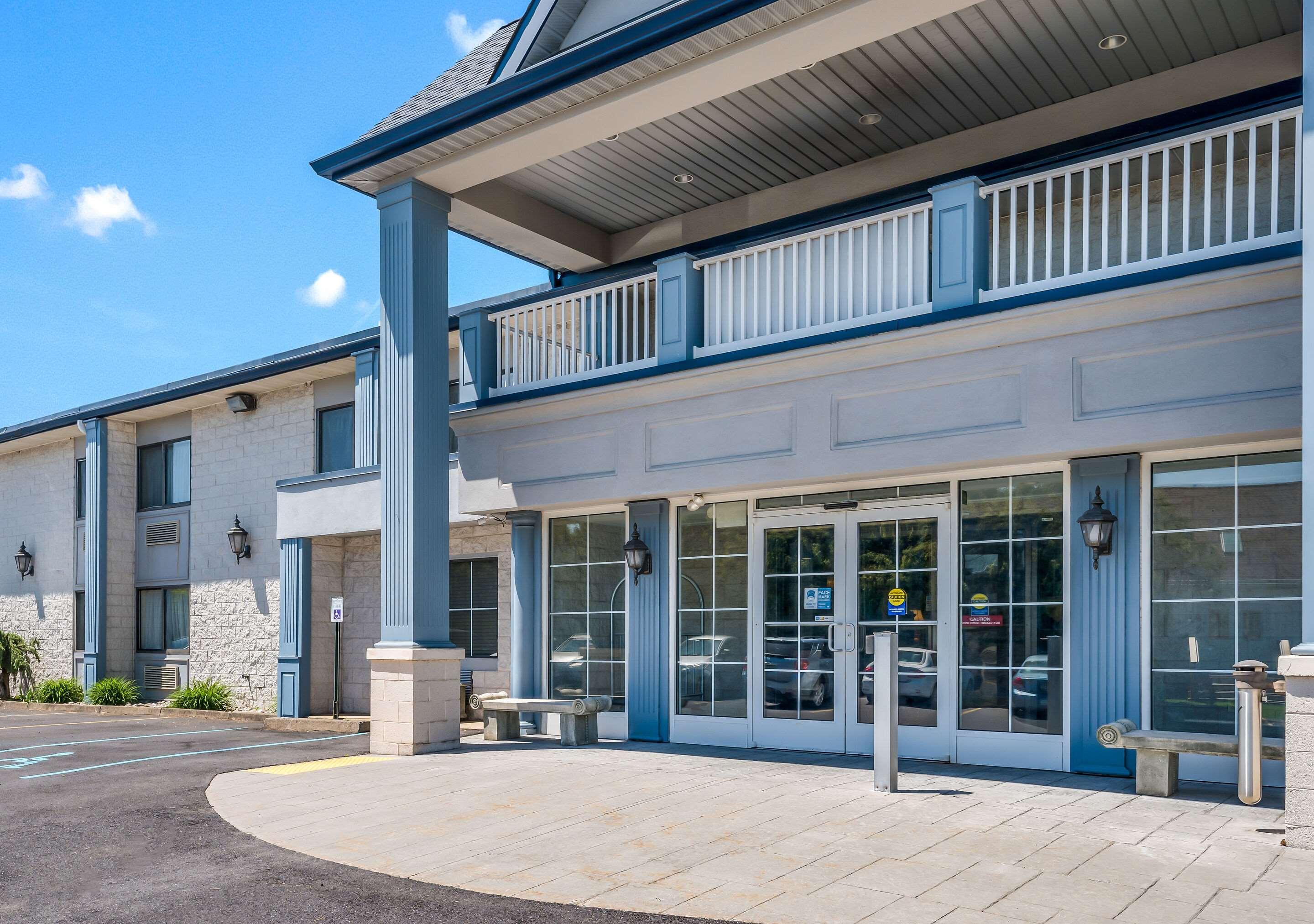 Econo Lodge Quakertown Exteriör bild